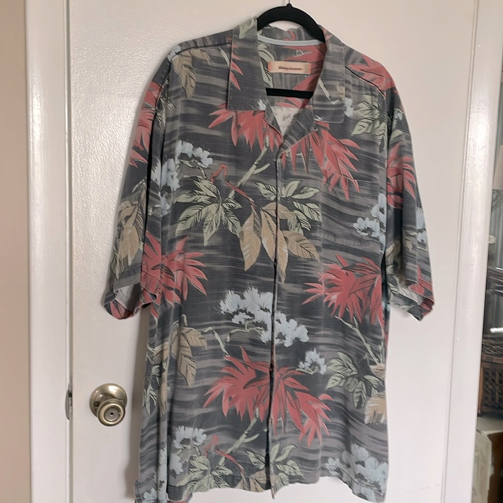 Tommy Bahama 100% silk men’s tropical shirt. Worn by man who wears XL.